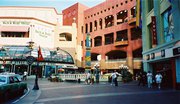 サンディエゴ ホールトン・スクエア・ファーマーズ・マーケット／Horton Square Farmers Market at San Diego