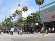 3rd Street Promenade／サード・ストリート・プロムナードを散策 -Apple Store, Third Street Promenade-